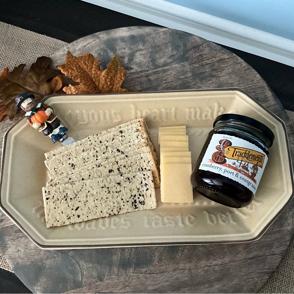 VINTAGE Pfaltzgraff Village Bread Plate - Picture 3 of 7